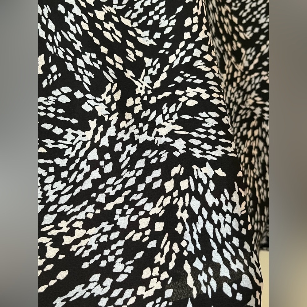 LUSH Black & White 3/4 Sleeve Polyester Blouse Women’s Size Medium - Picture 7 of 16